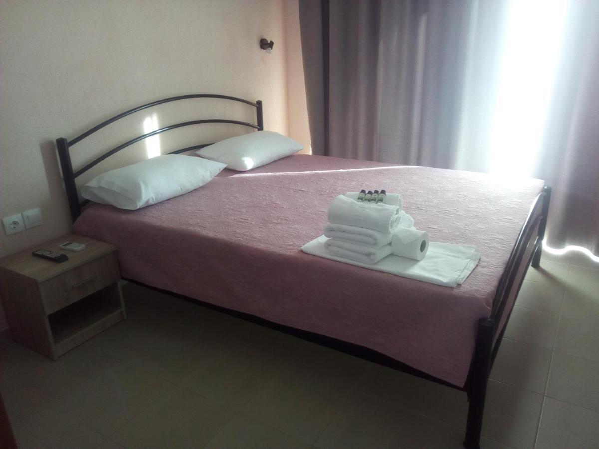Persefoni Rooms Apartments & Mezonetes โตโรนี ภายนอก รูปภาพ