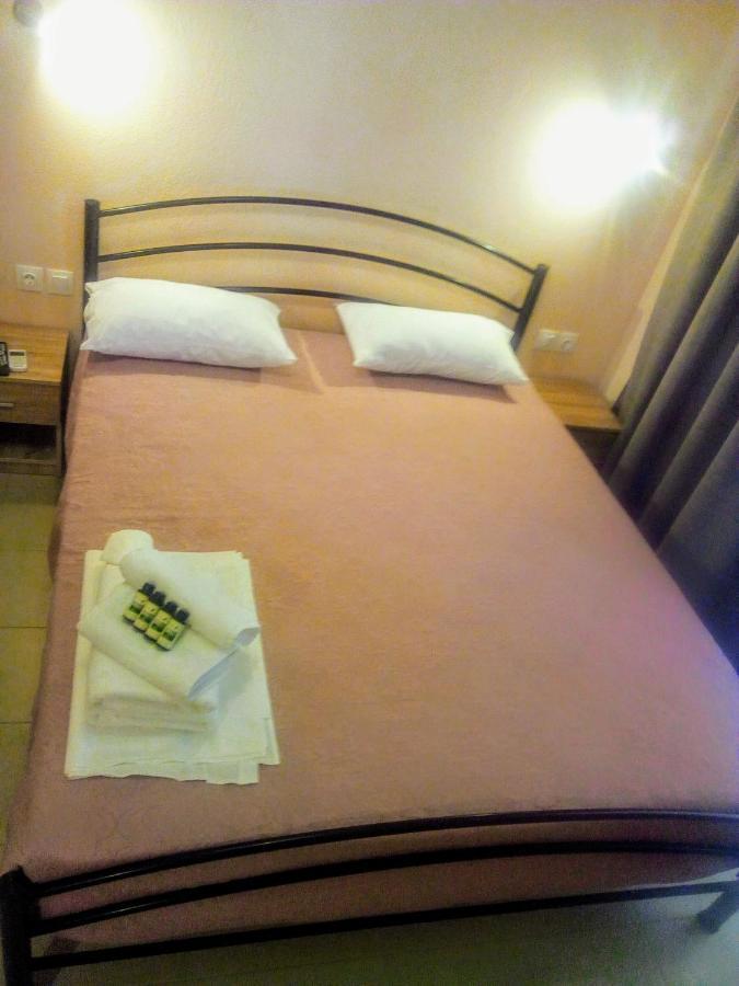 Persefoni Rooms Apartments & Mezonetes โตโรนี ภายนอก รูปภาพ