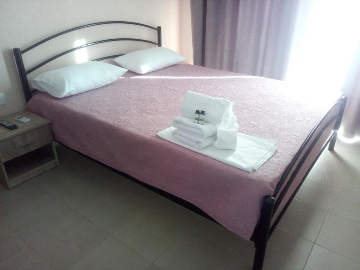 Persefoni Rooms Apartments & Mezonetes โตโรนี ภายนอก รูปภาพ