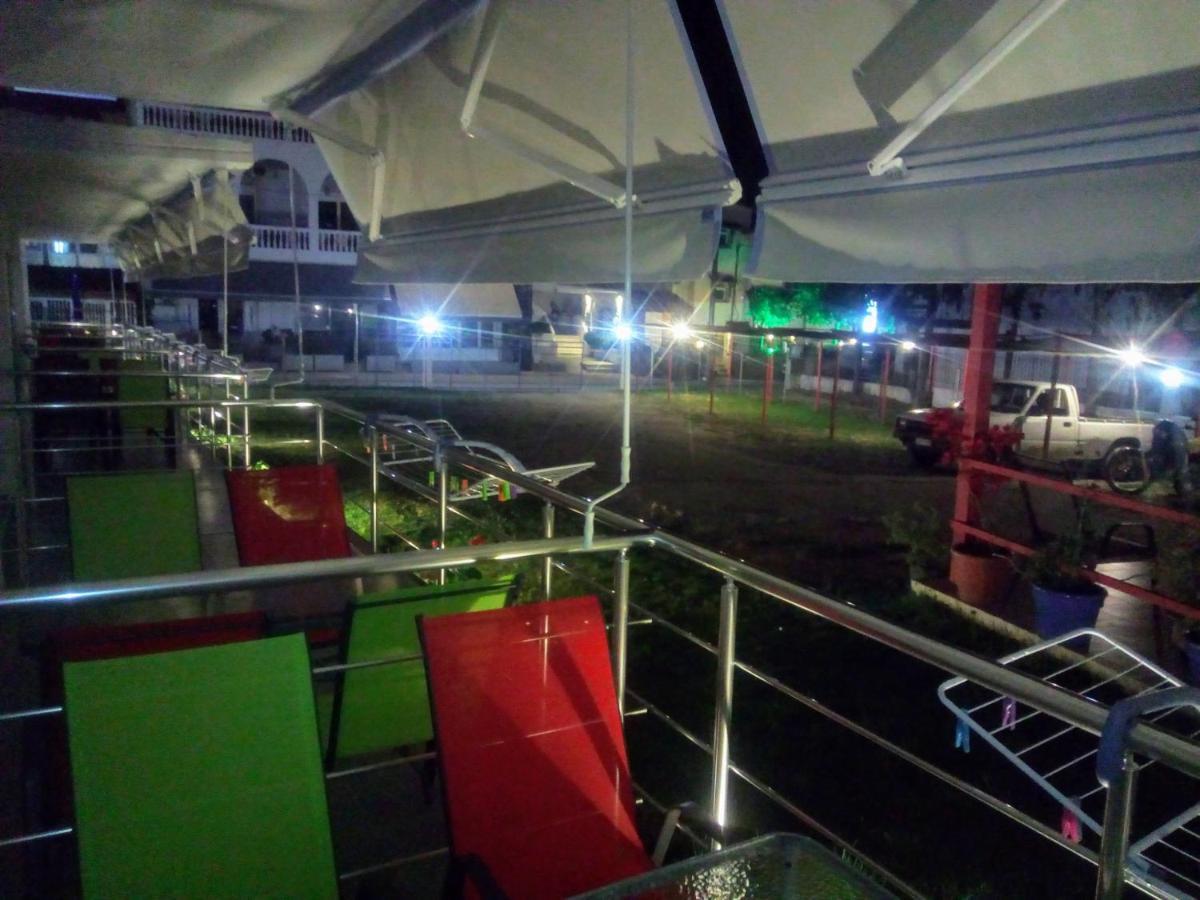Persefoni Rooms Apartments & Mezonetes โตโรนี ภายนอก รูปภาพ