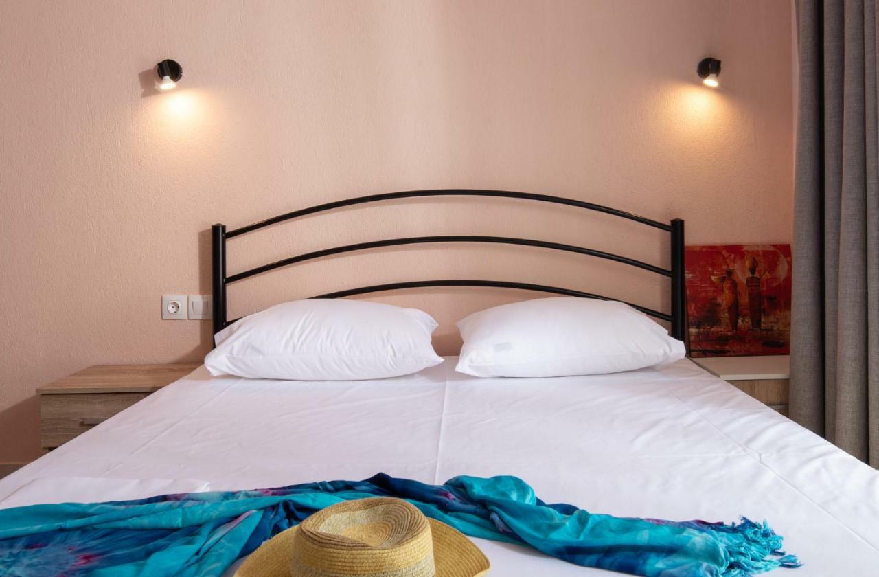 Persefoni Rooms Apartments & Mezonetes โตโรนี ภายนอก รูปภาพ
