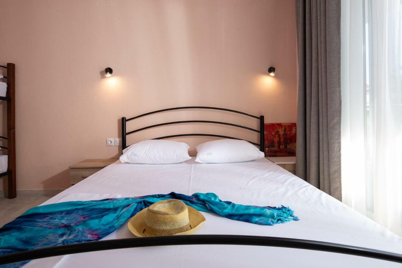Persefoni Rooms Apartments & Mezonetes โตโรนี ภายนอก รูปภาพ