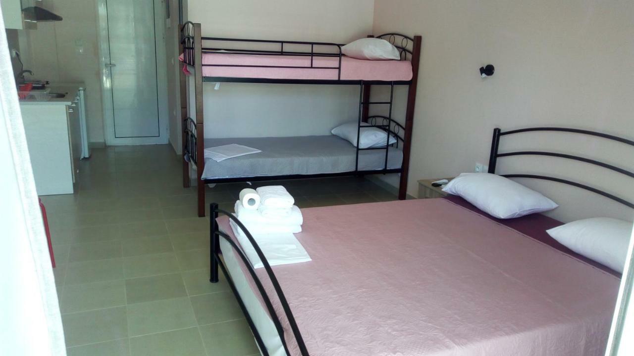 Persefoni Rooms Apartments & Mezonetes โตโรนี ภายนอก รูปภาพ